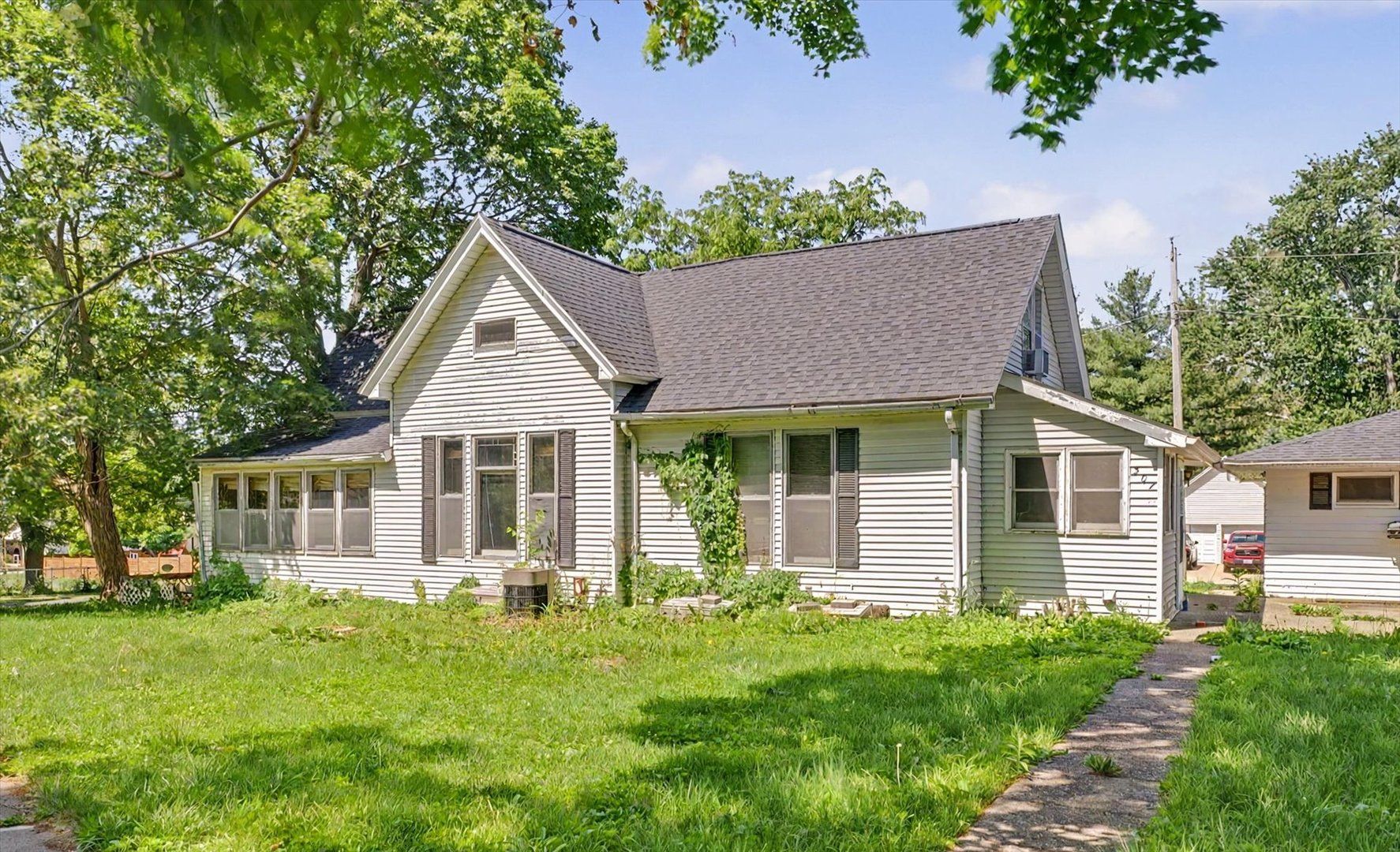 307 S Lincoln Street — Mahomet, IL 61853