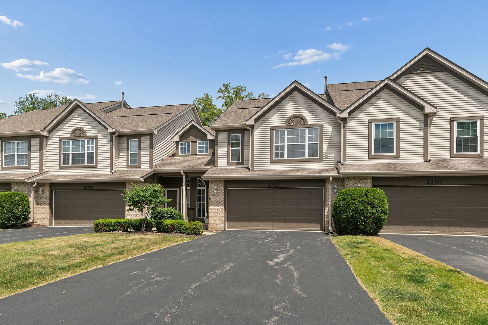 2772 Whitlock Drive — Darien, IL 60561