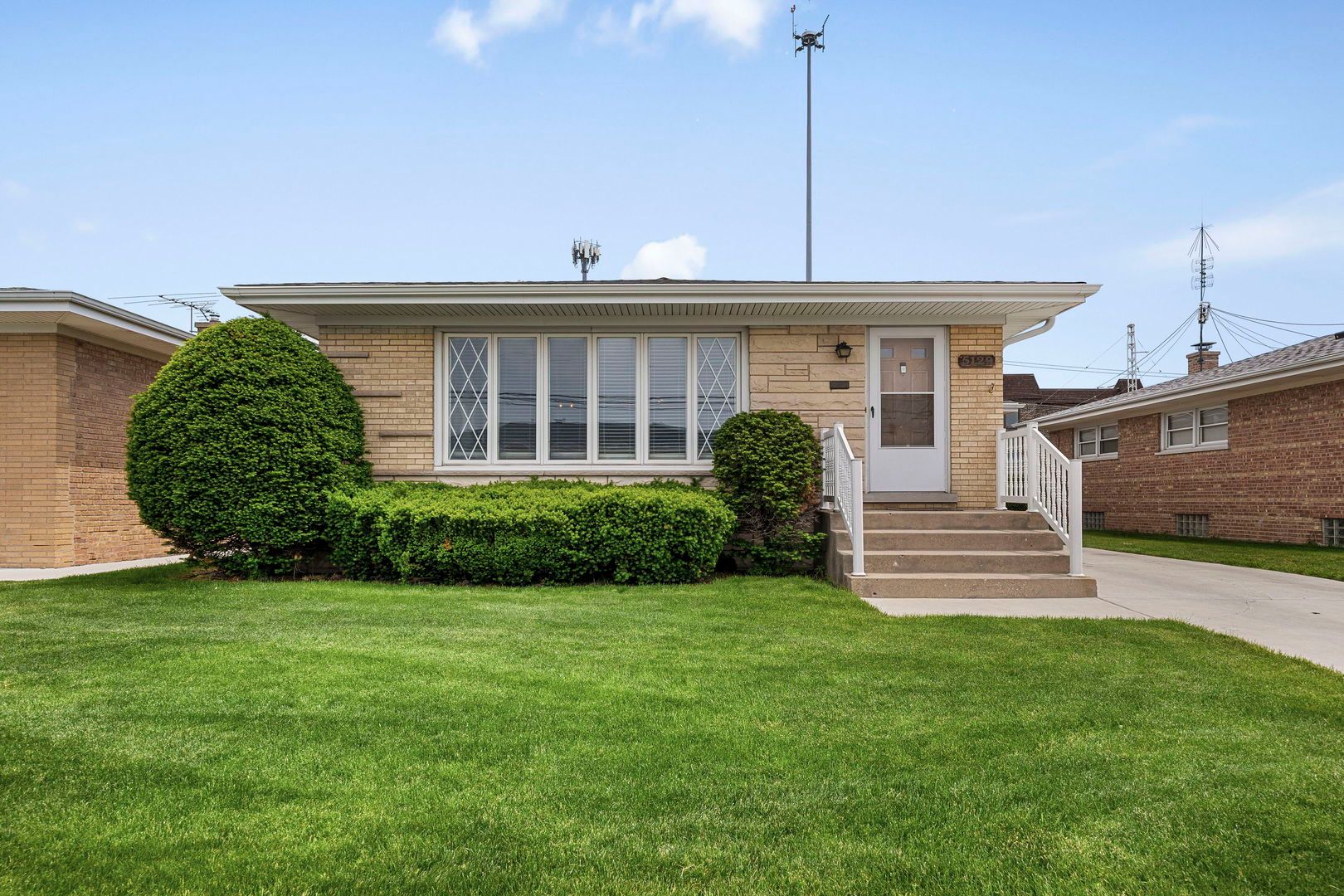 5129 N Chester Avenue — Chicago, IL 60656