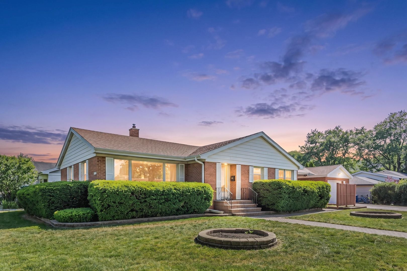 718 N Russel — Mount Prospect, IL 60056