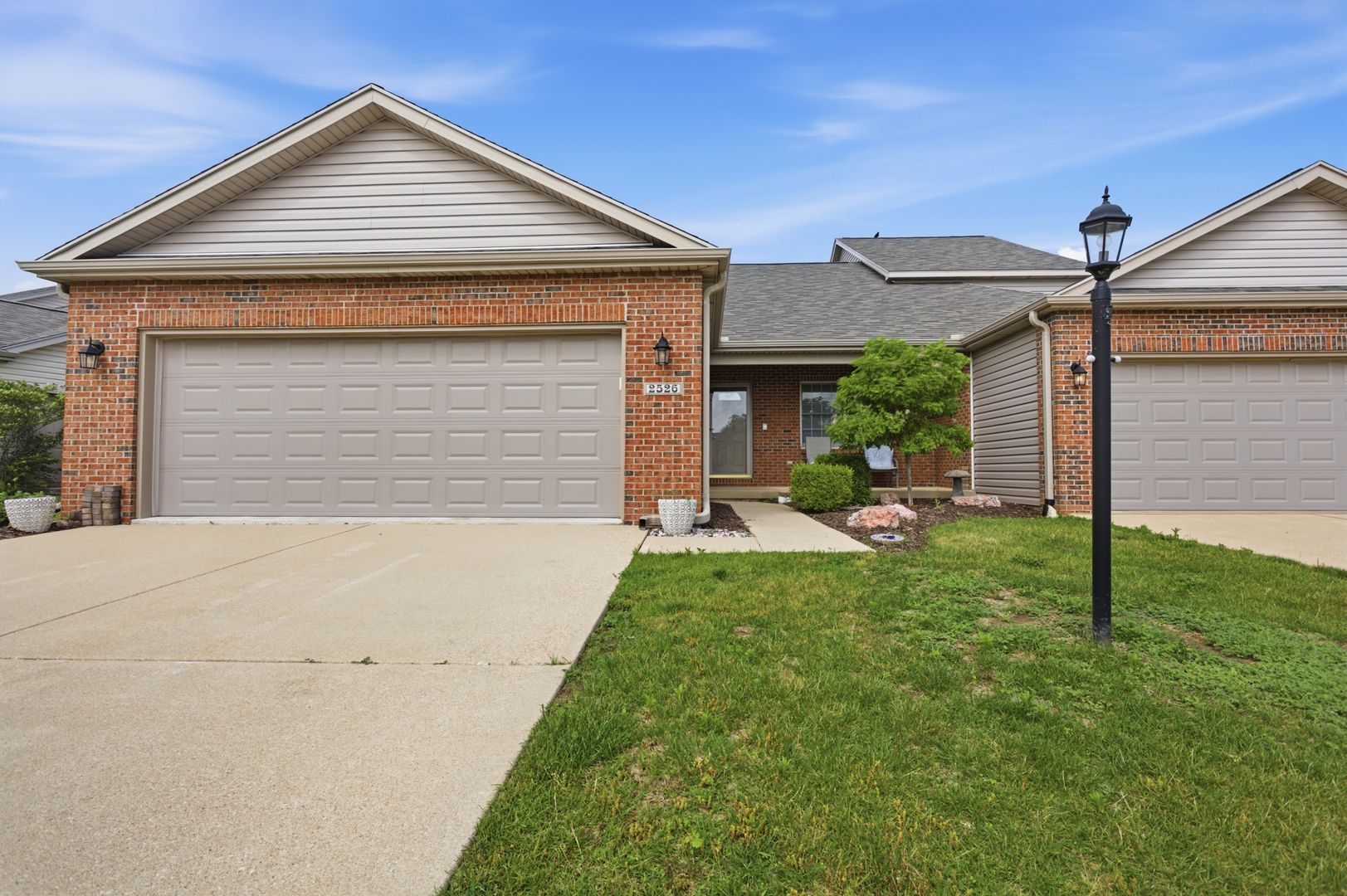 2526 Windward Boulevard #2526 — Champaign, IL 61821