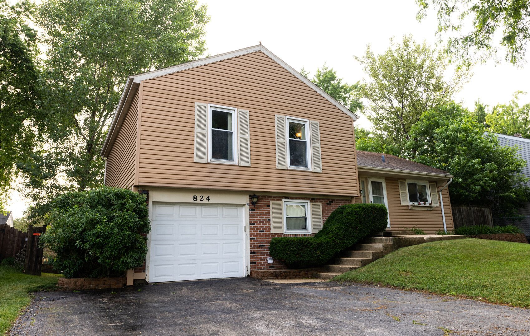 824 Grant Street — Bartlett, IL 60103