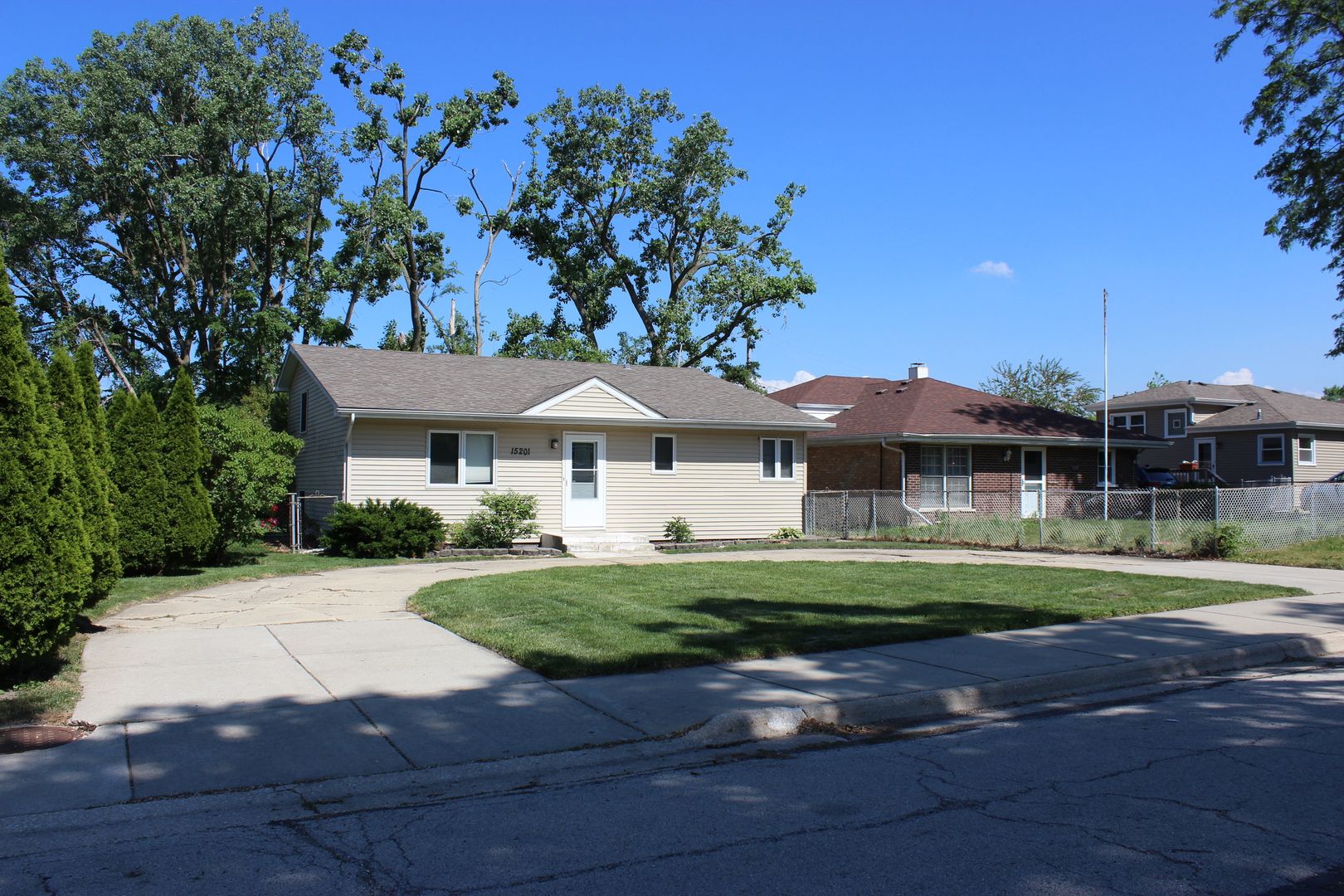 15201 La Crosse Avenue — Oak Forest, IL 60452