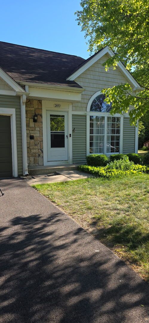 2053 Teton Parkway — Algonquin, IL 60102
