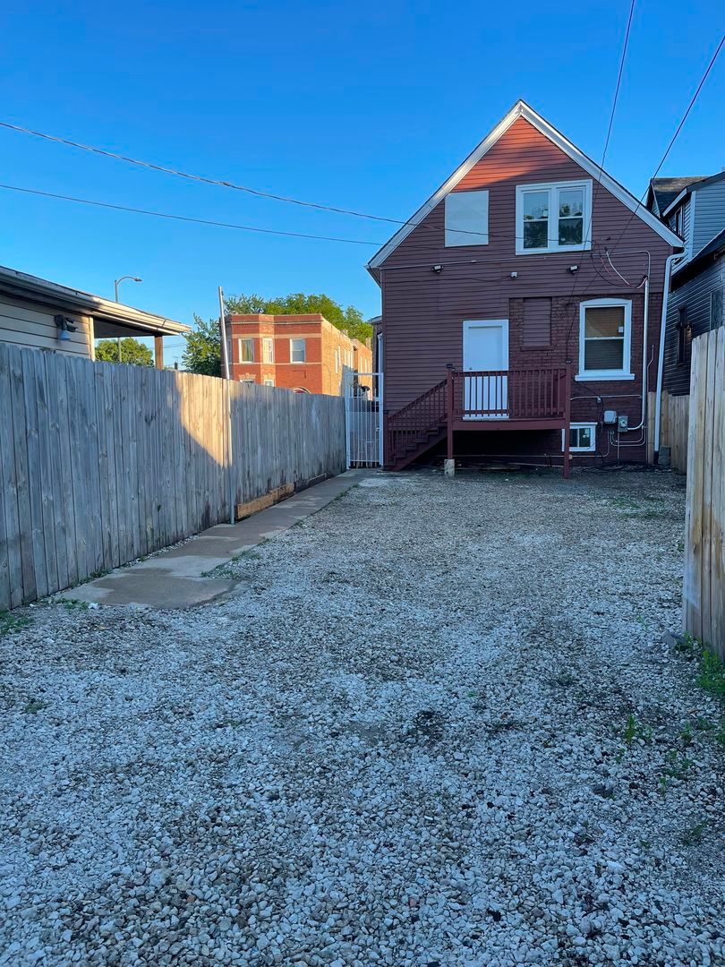 906 W 71st Street — Chicago, IL 60621