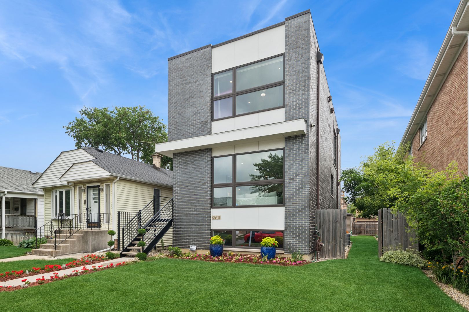 2731 N 75th Avenue — Elmwood Park, IL 60707