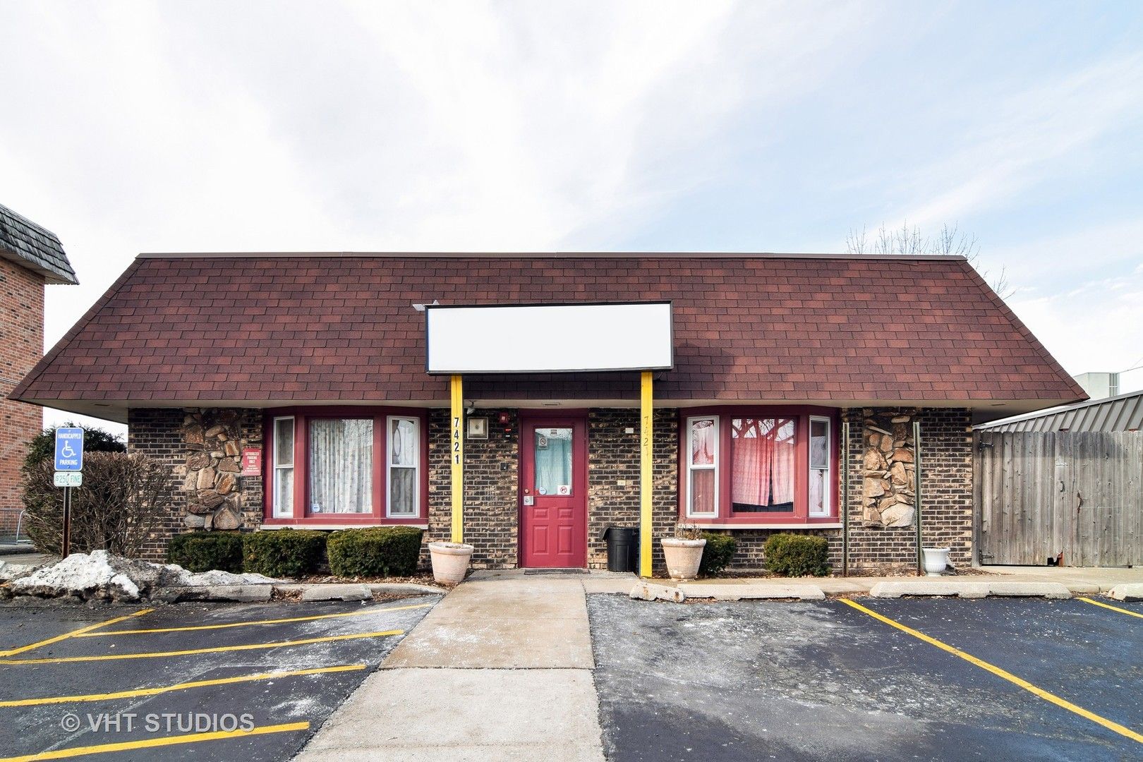 7421 Astor Avenue — Hanover Park, IL 60133