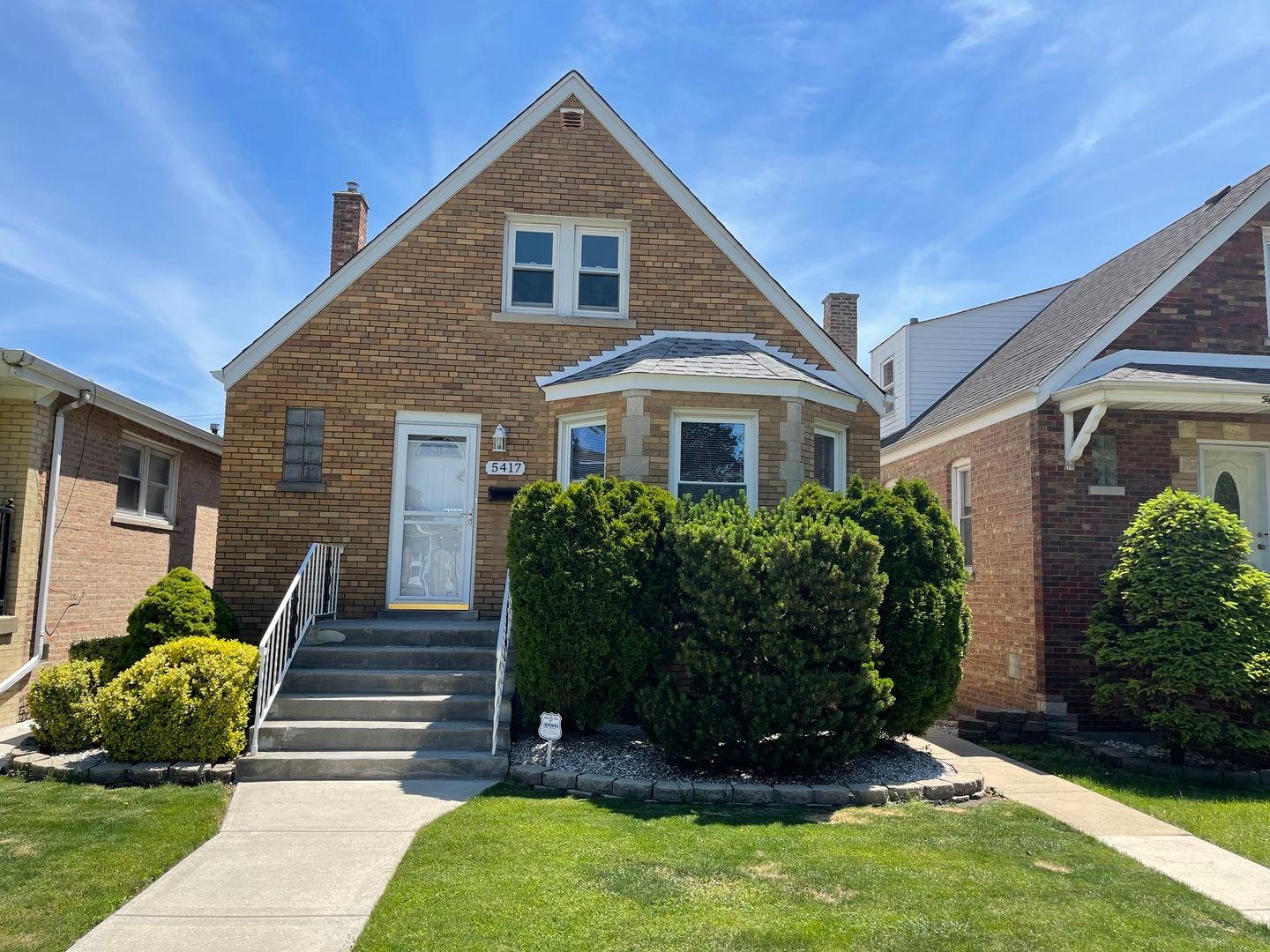 5417 S New England Avenue — Chicago, IL 60638