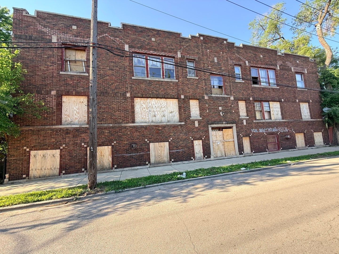 401 N Leamington Avenue — Chicago, IL 60644