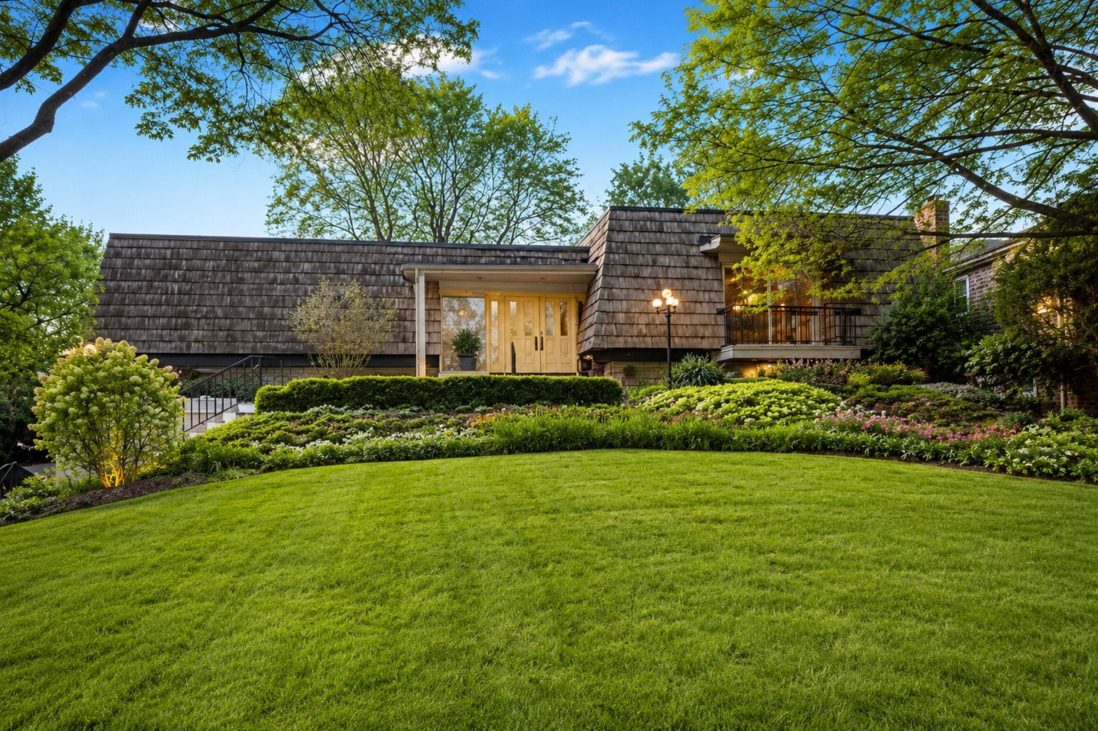 130 Surrey Lane — Burr Ridge, IL 60527