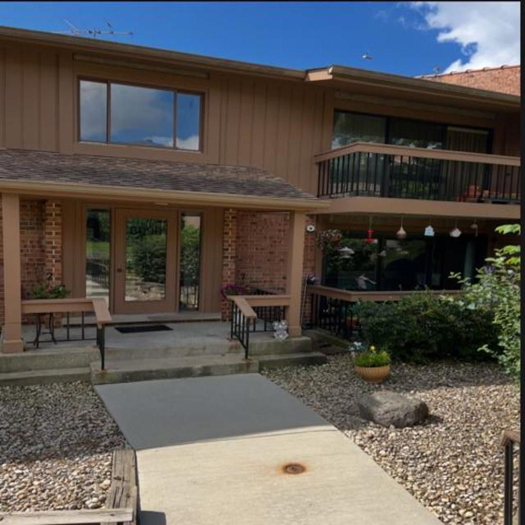 8090 Garfield Avenue #3-1 — Burr Ridge, IL 60527
