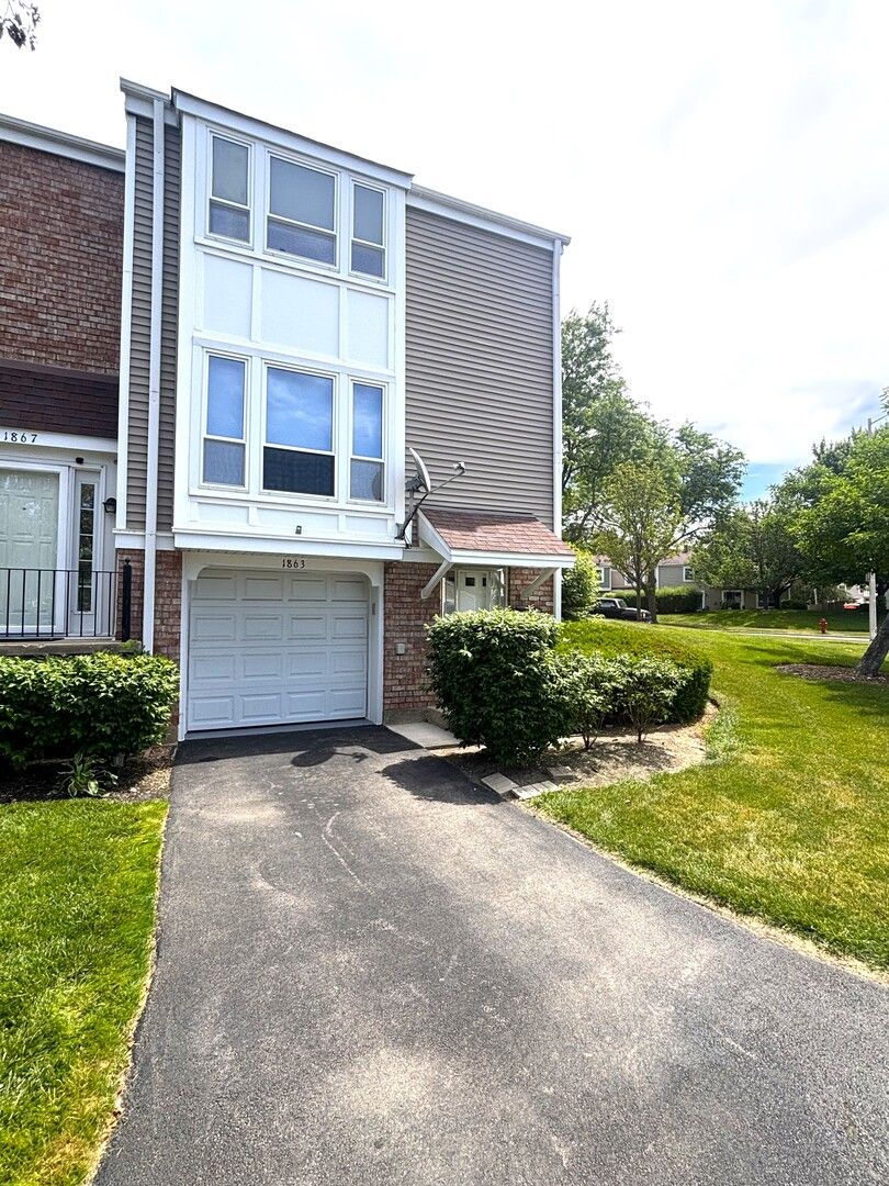 1863 Williamsburg Drive #1863 — Hoffman Estates, IL 60169