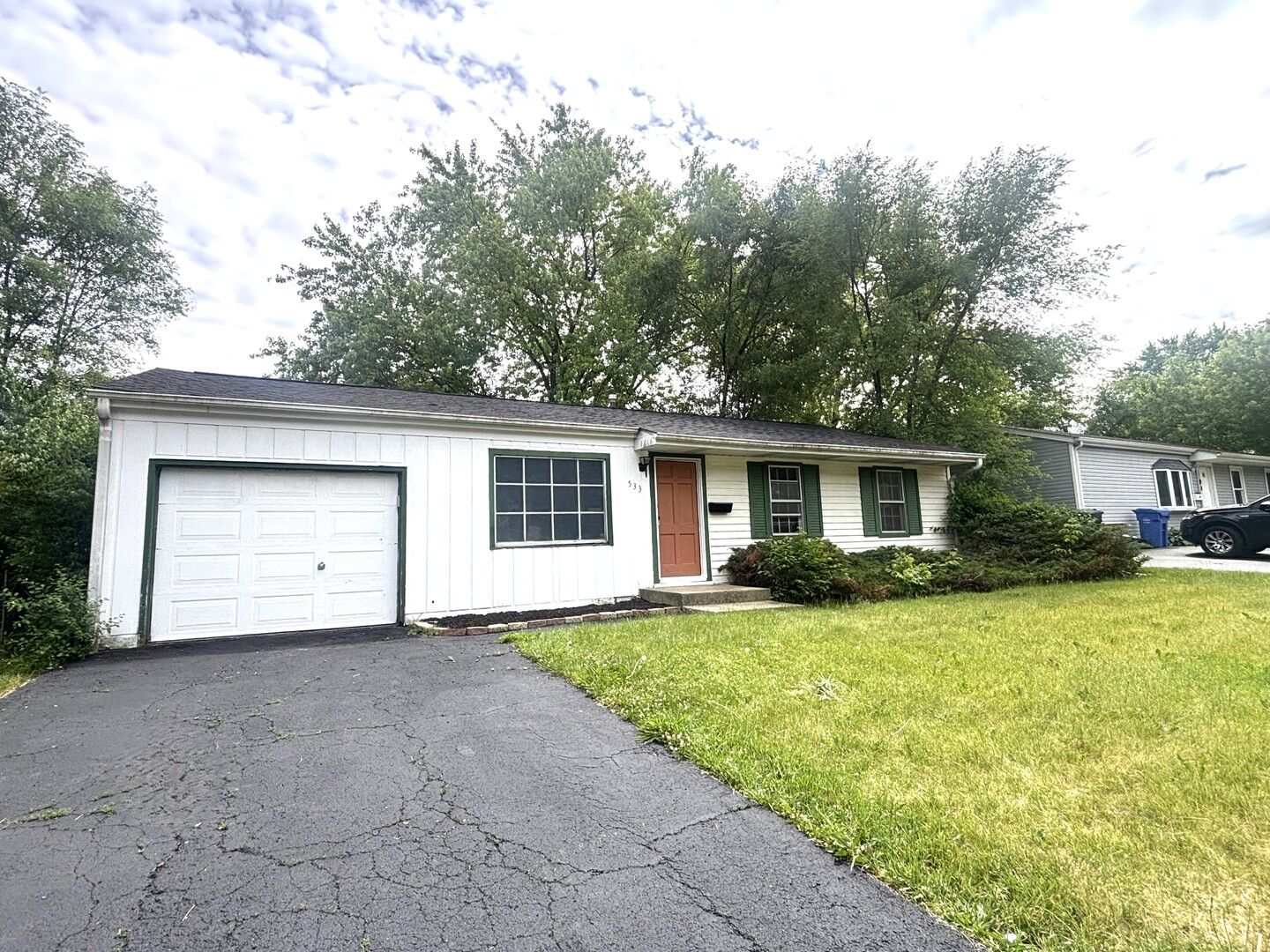 533 Gentle Breeze Terrace — Carpentersville, IL 60110
