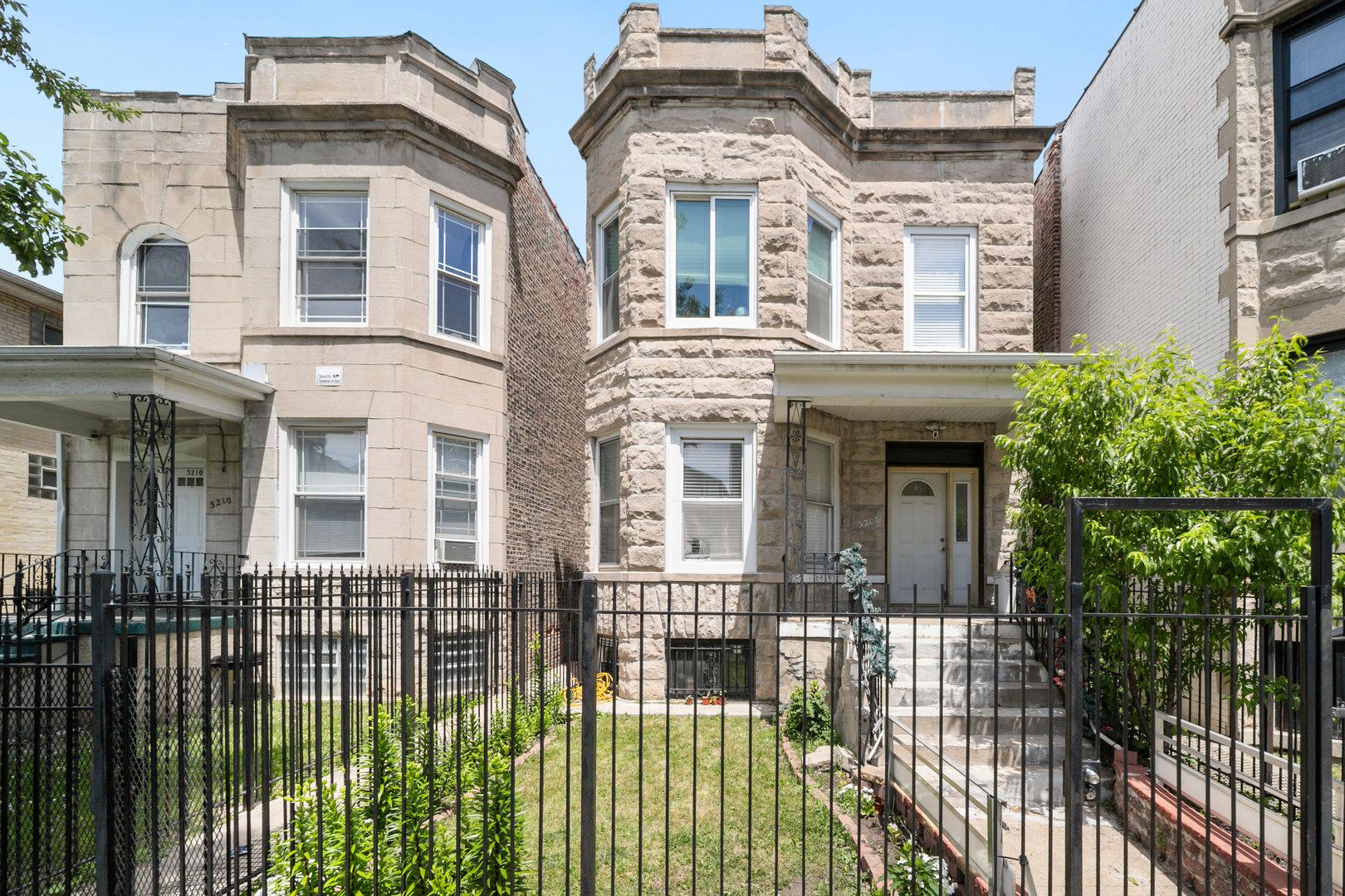 5208 W Washington Boulevard — Chicago, IL 60644