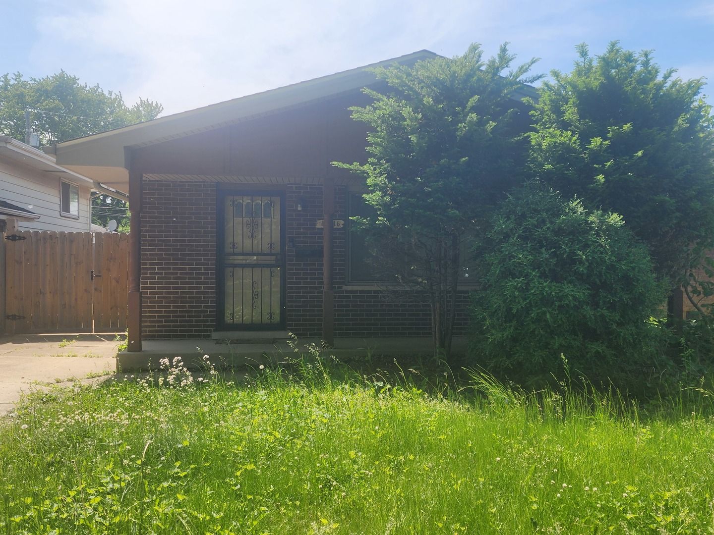 14116 S Hoxie Avenue — Burnham, IL 60633