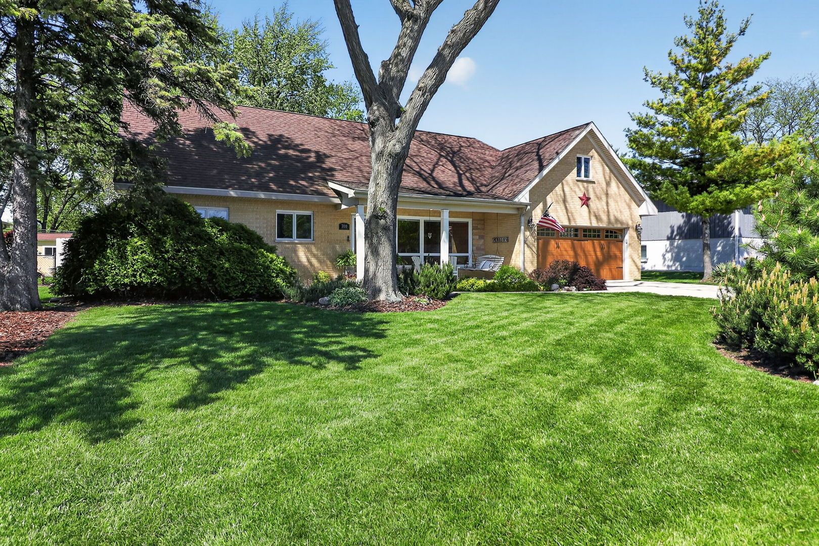 700 E Turner Avenue — Roselle, IL 60172