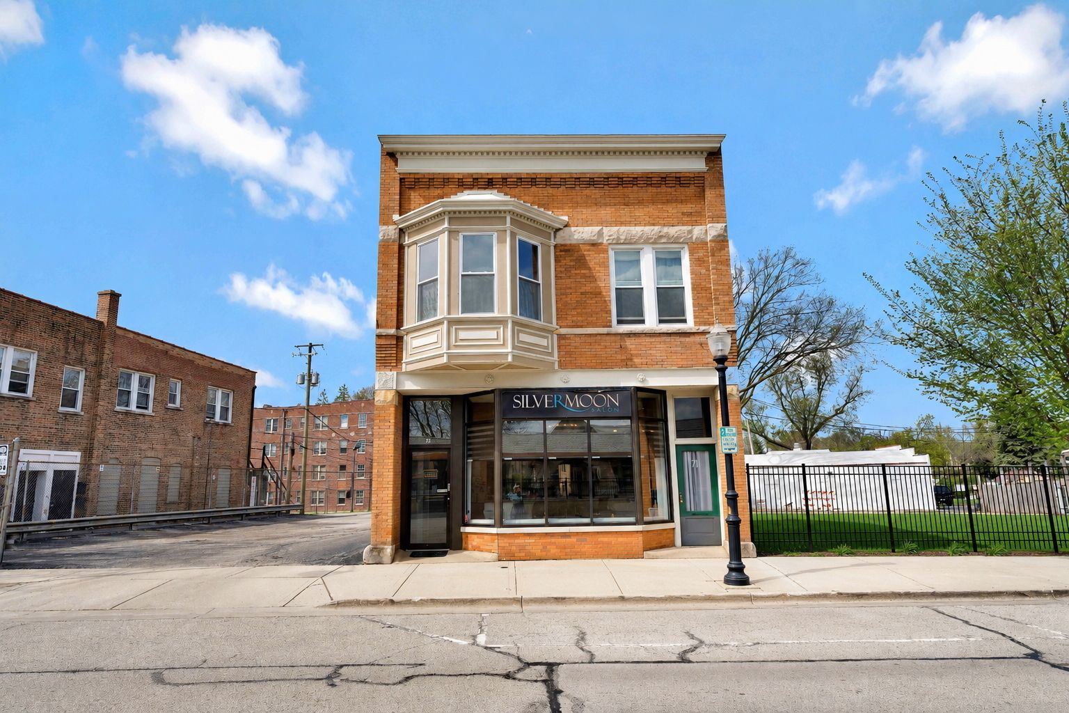711 W Hillgrove Avenue — La Grange, IL 60525