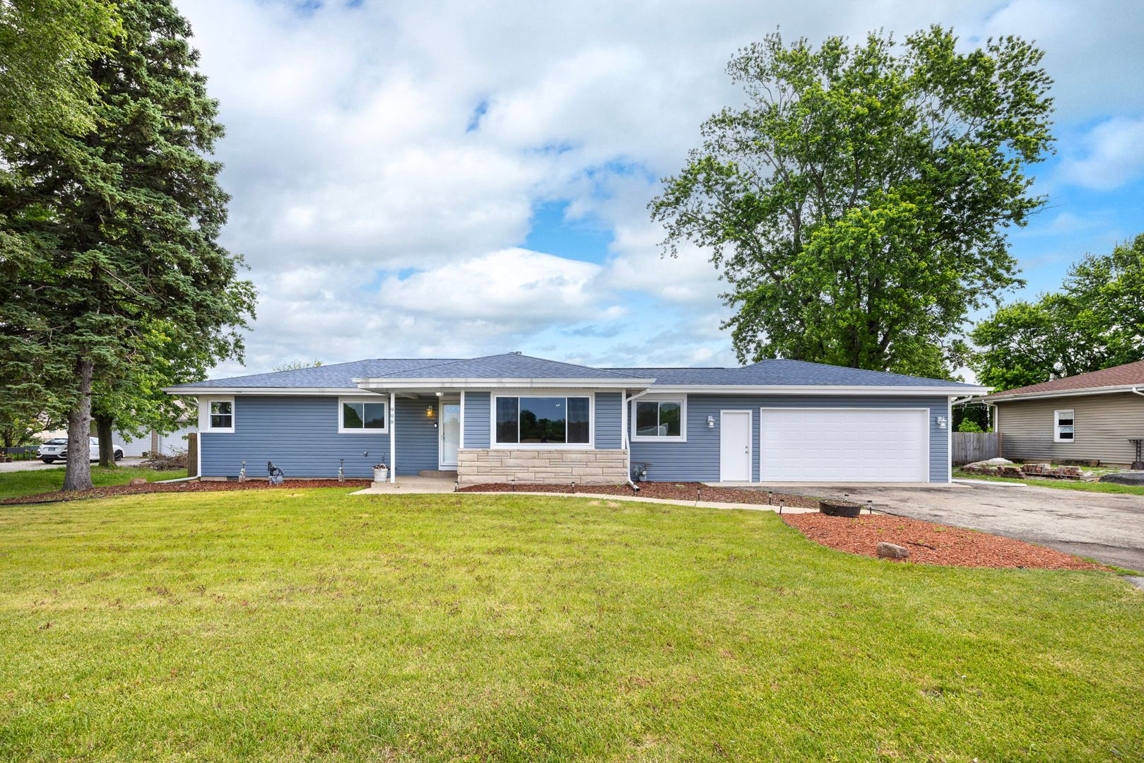 908 S Briggs Street — Joliet, IL 60433
