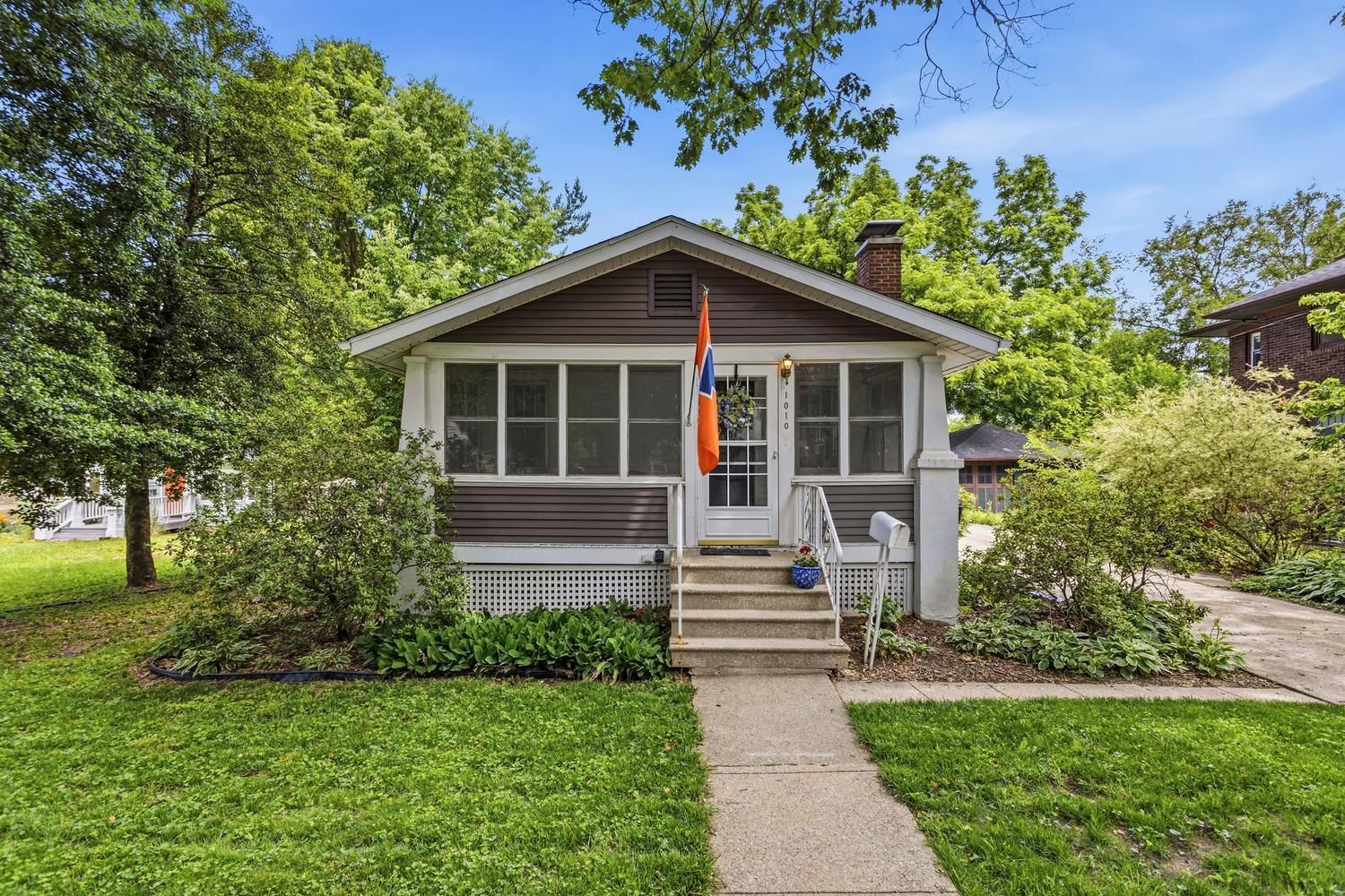 1010 W Columbia Avenue — Champaign, IL 61821