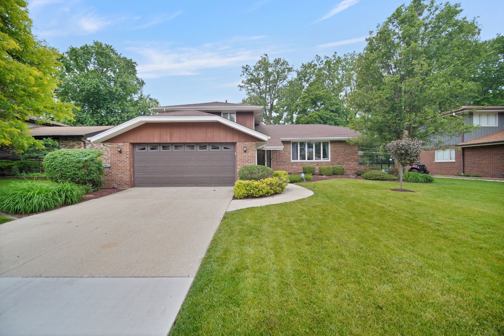 13060 S Cypress Lane — Palos Heights, IL 60463