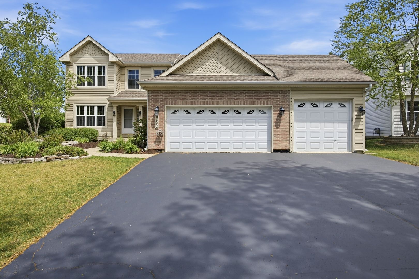 360 Winding Canyon Way — Algonquin, IL 60102