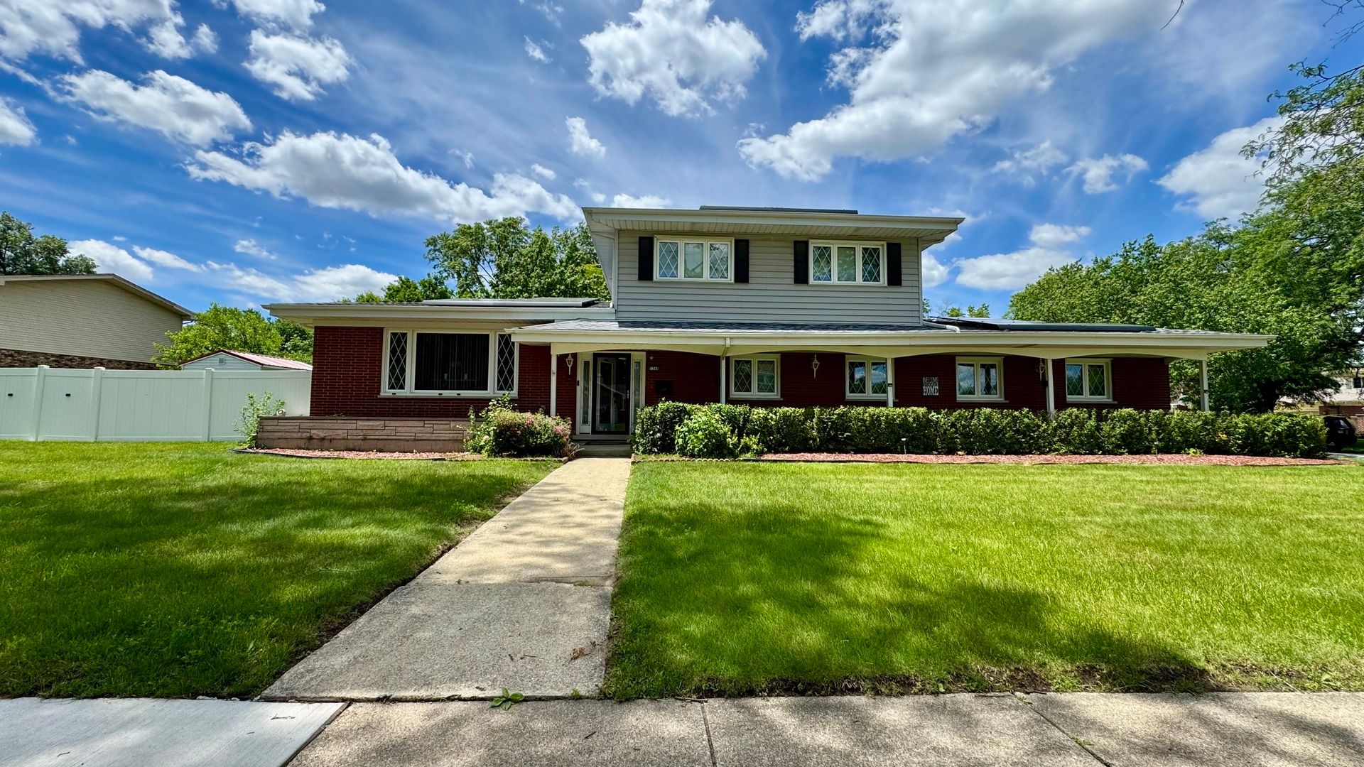 1348 Berry Lane — Flossmoor, IL 60422