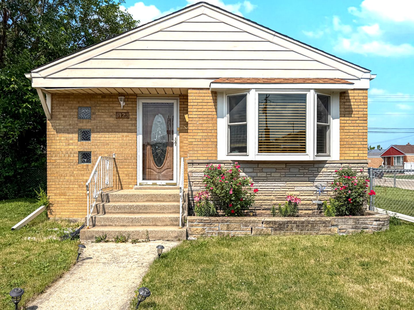 8128 S Komensky Avenue — Chicago, IL 60652