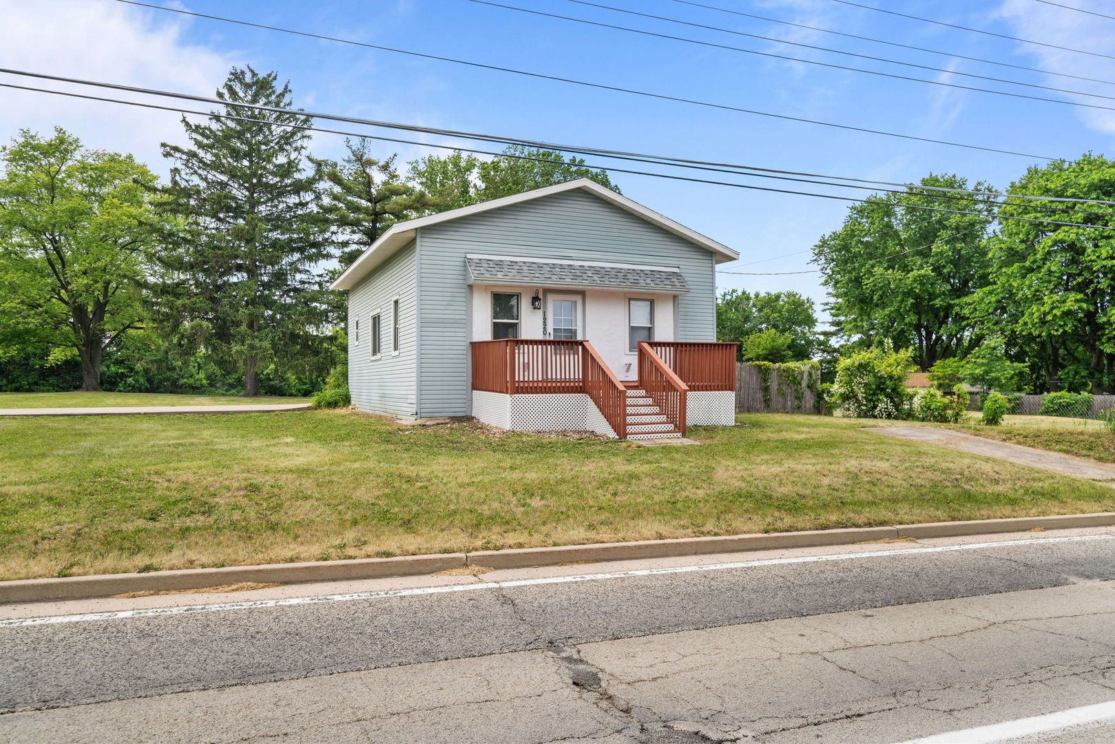 1220 N Springfield Avenue — Rockford, IL 61101
