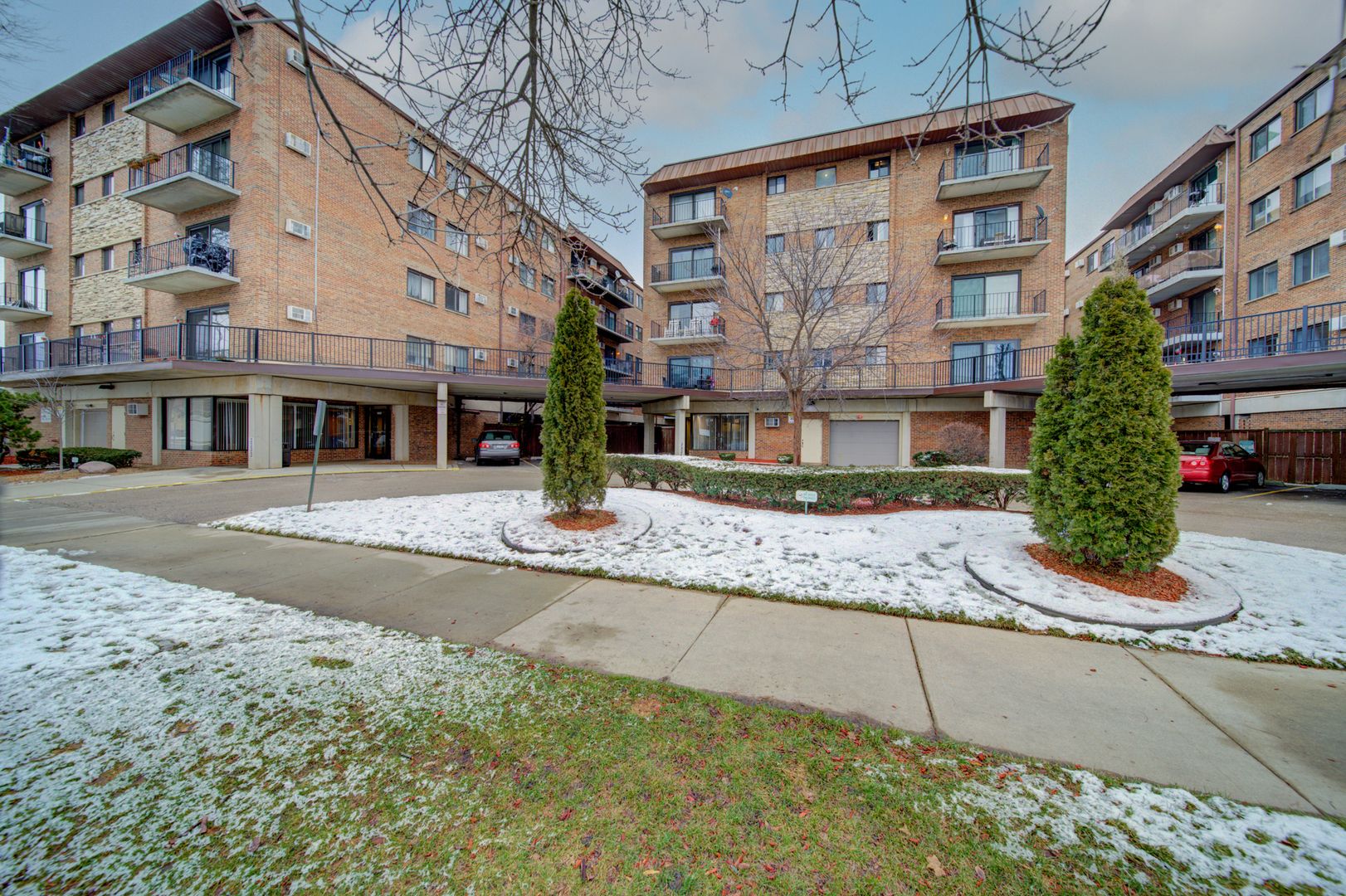 2333 N Neva Avenue #204C — Chicago, IL 60707