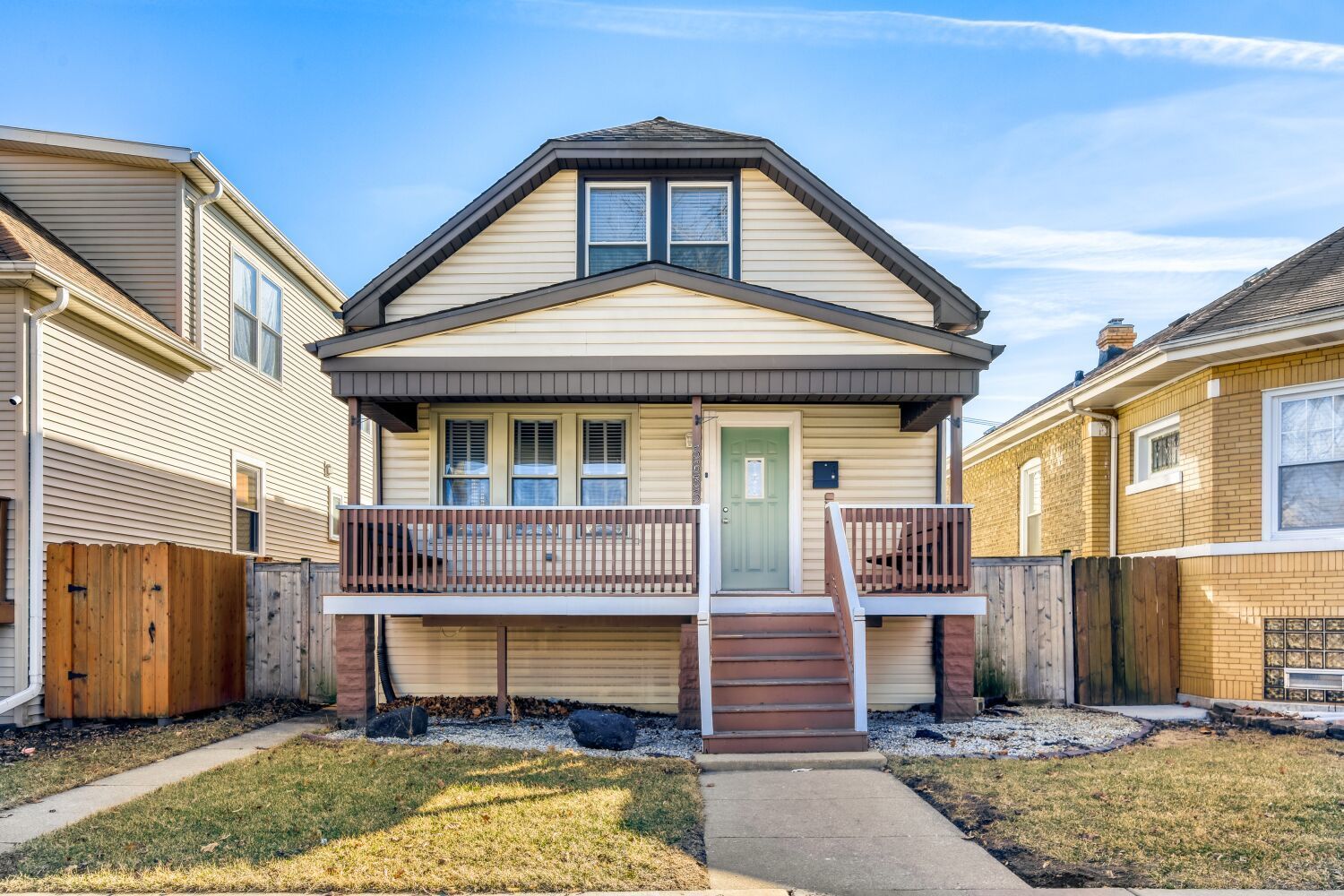5635 W Patterson Avenue — Chicago, IL 60634