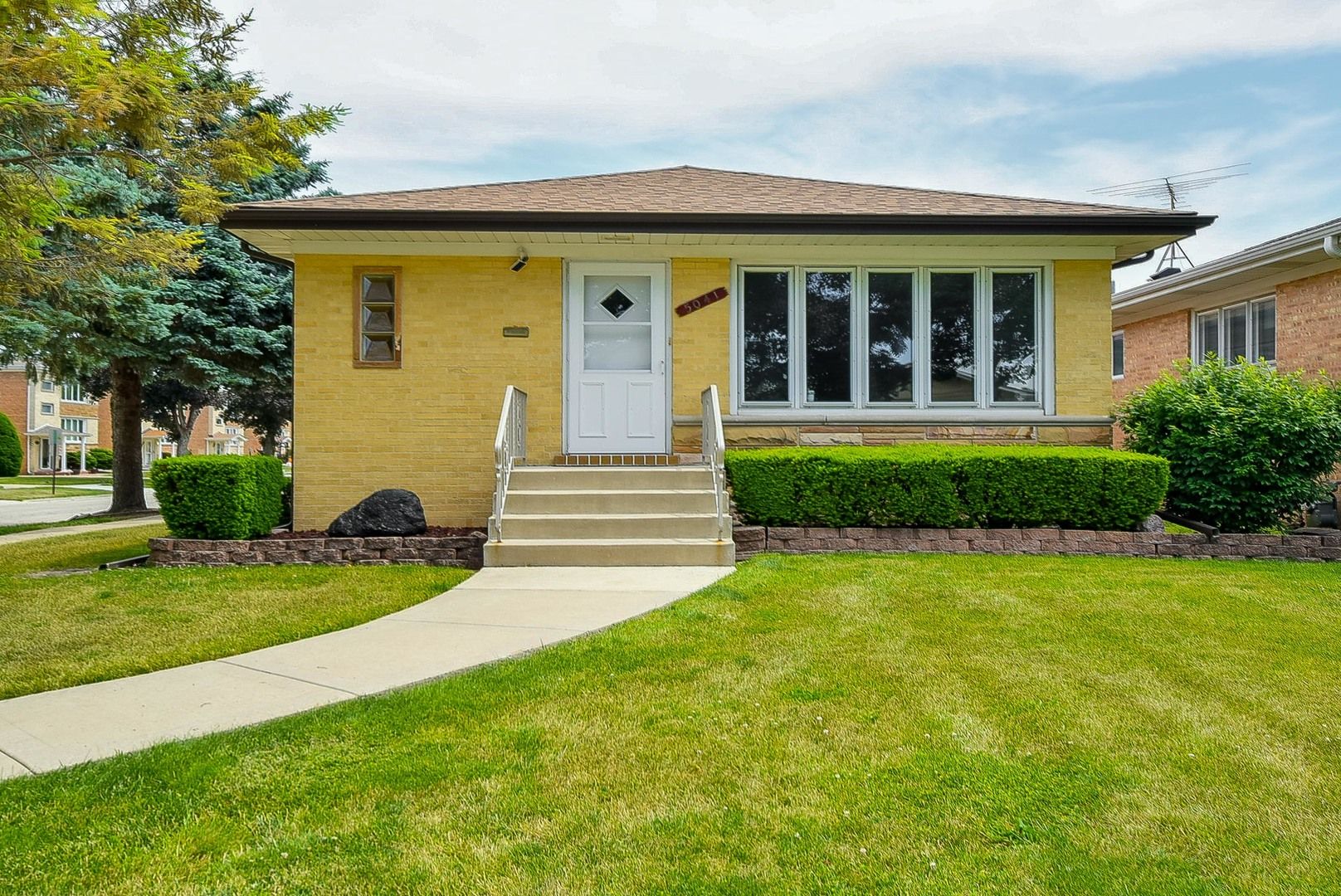 5041 N Knight Avenue — Norridge, IL 60706