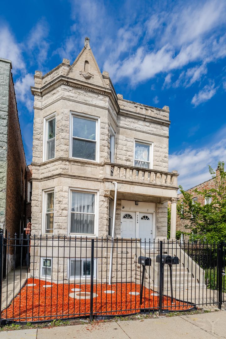 1130 S Sacramento Boulevard — Chicago, IL 60612