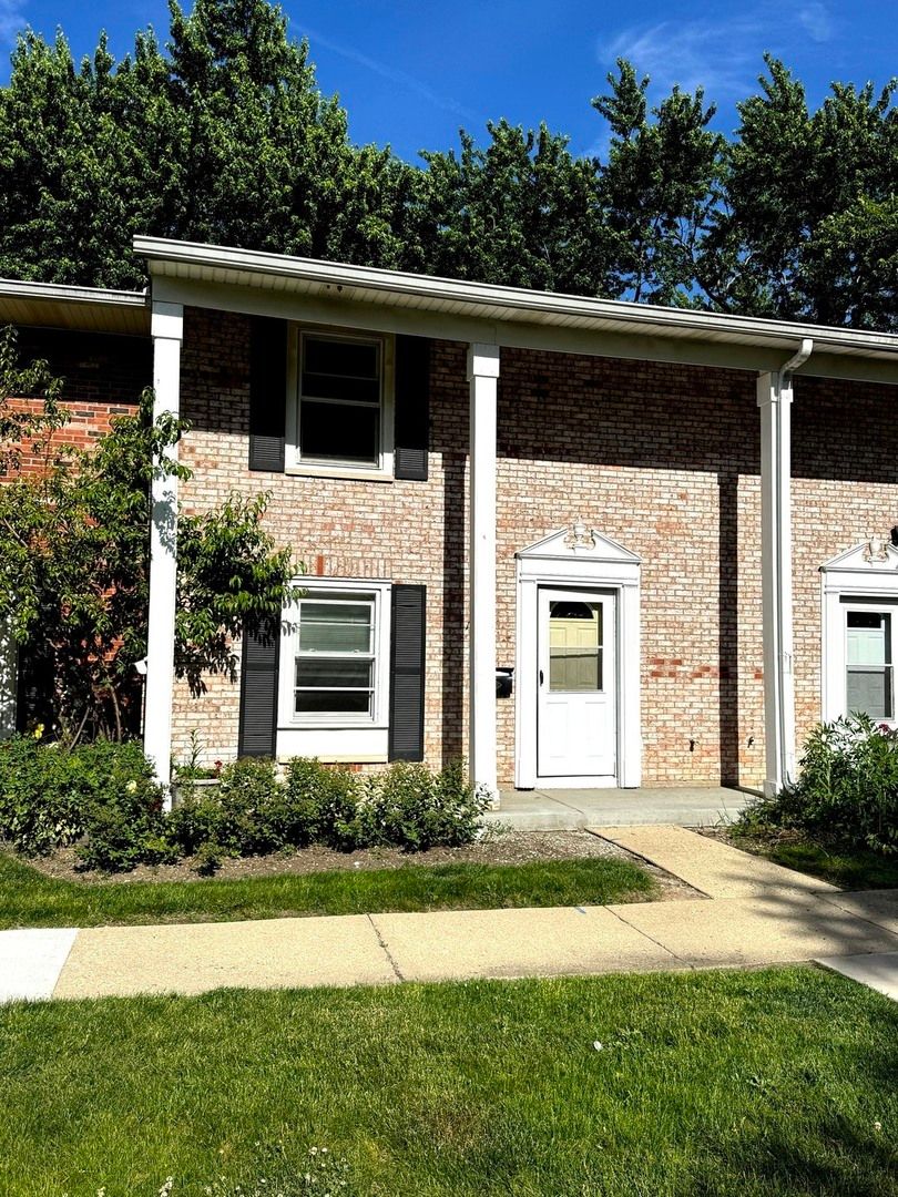 1851 Mckool Avenue — Streamwood, IL 60107