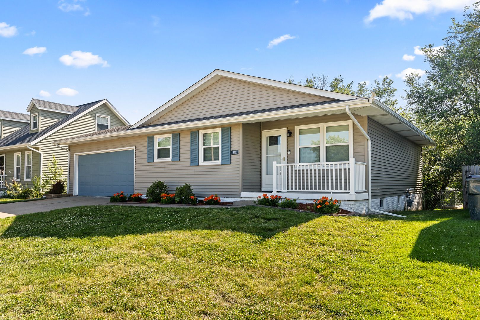6345 N Hazelwood Avenue — Davenport, IA 52806