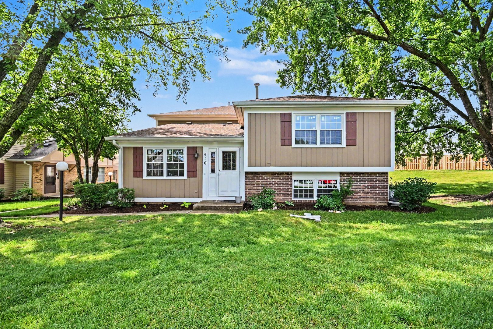 410 Ashwood Court — Vernon Hills, IL 60061