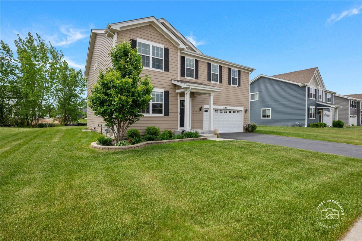 3799 Gardenia Drive — Elgin, IL 60124