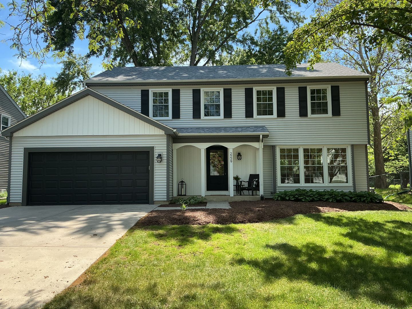 2229 Woodland Circle — Naperville, IL 60565