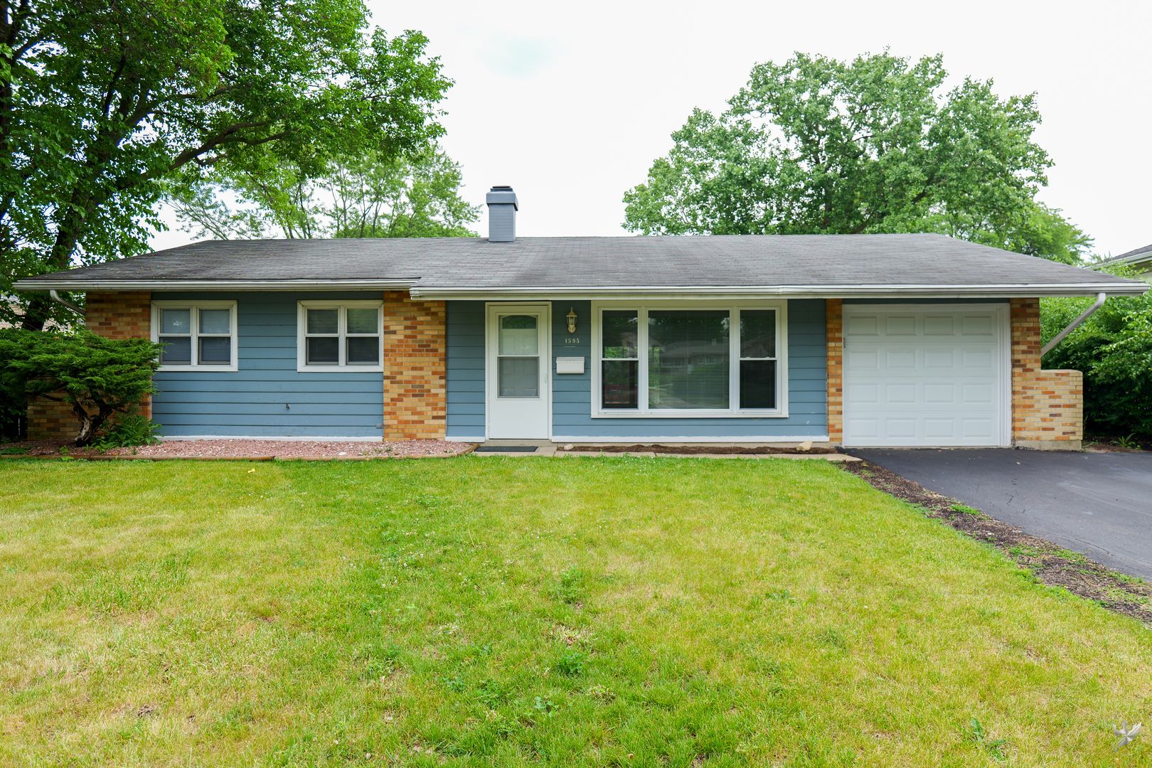 1595 Highland Boulevard — Hoffman Estates, IL 60169