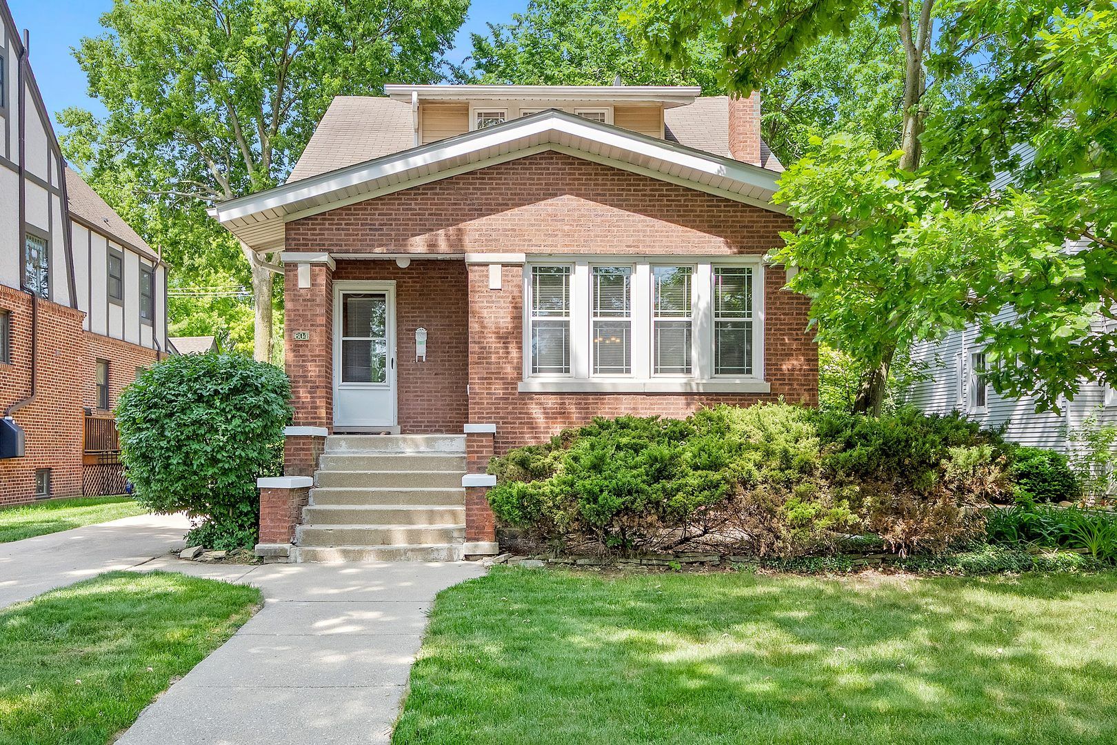 604 LATHROP Avenue — River Forest, IL 60305