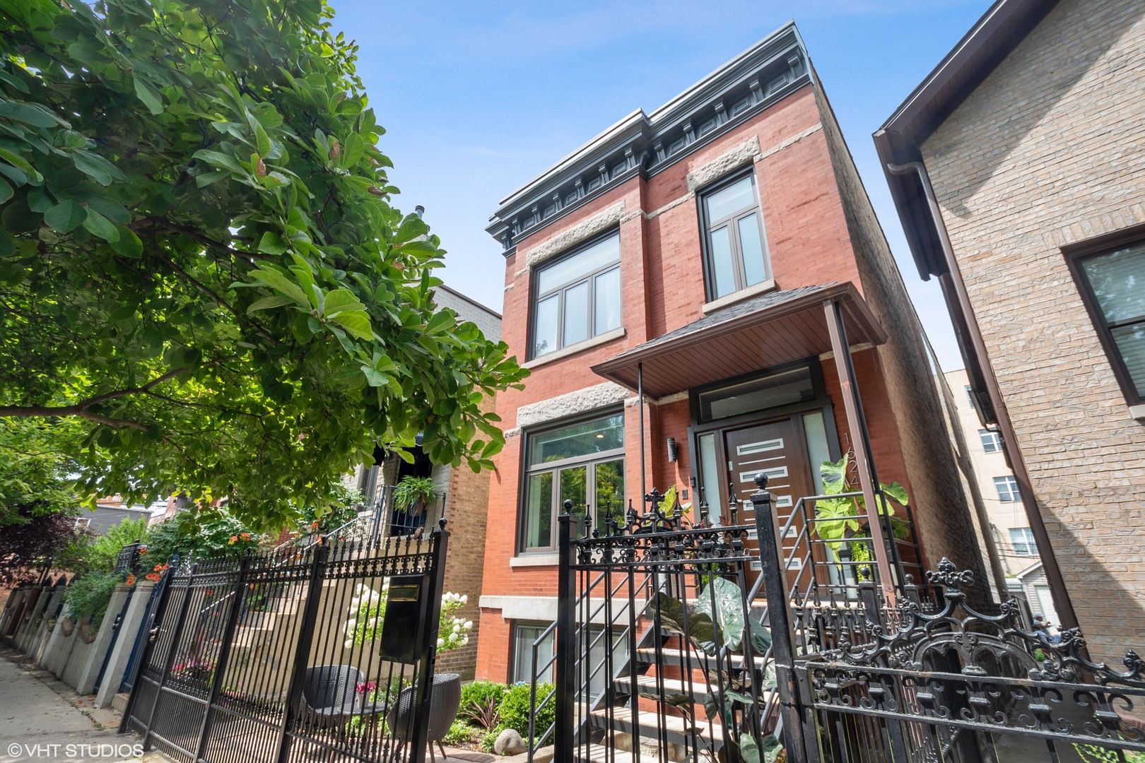 1624 N Claremont Avenue — Chicago, IL 60647