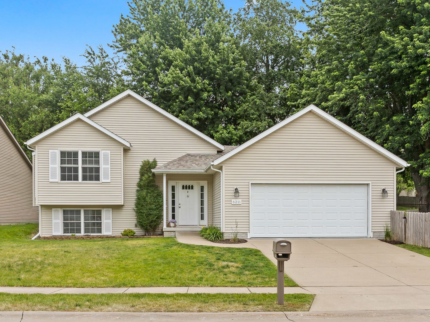 6211 N Clark Street — Davenport, IA 52806