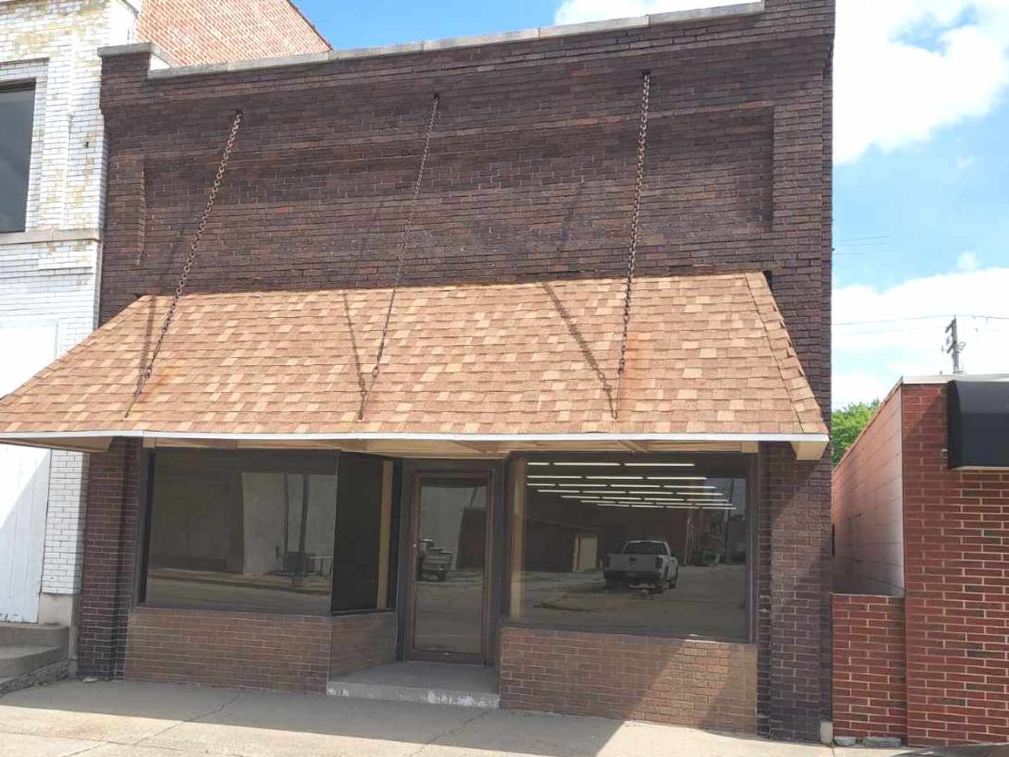 108 E Sale Street — Tuscola, IL 61953