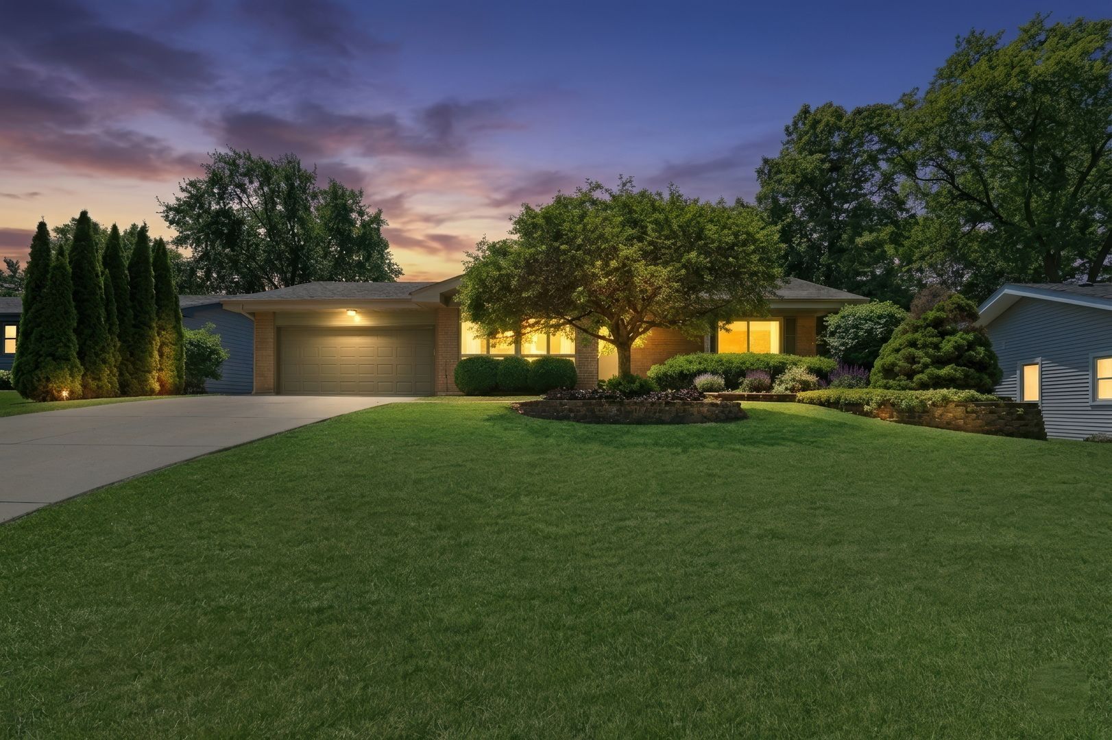 2313 Carriage Lane — Lindenhurst, IL 60046