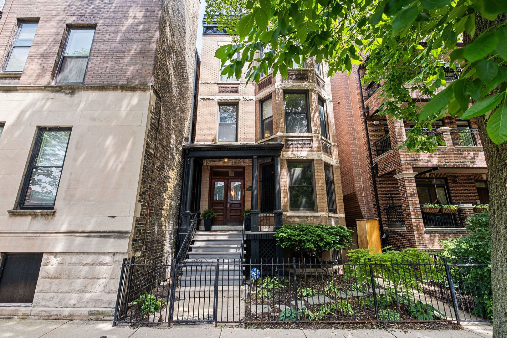 3551 N Reta Avenue #2 — Chicago, IL 60657