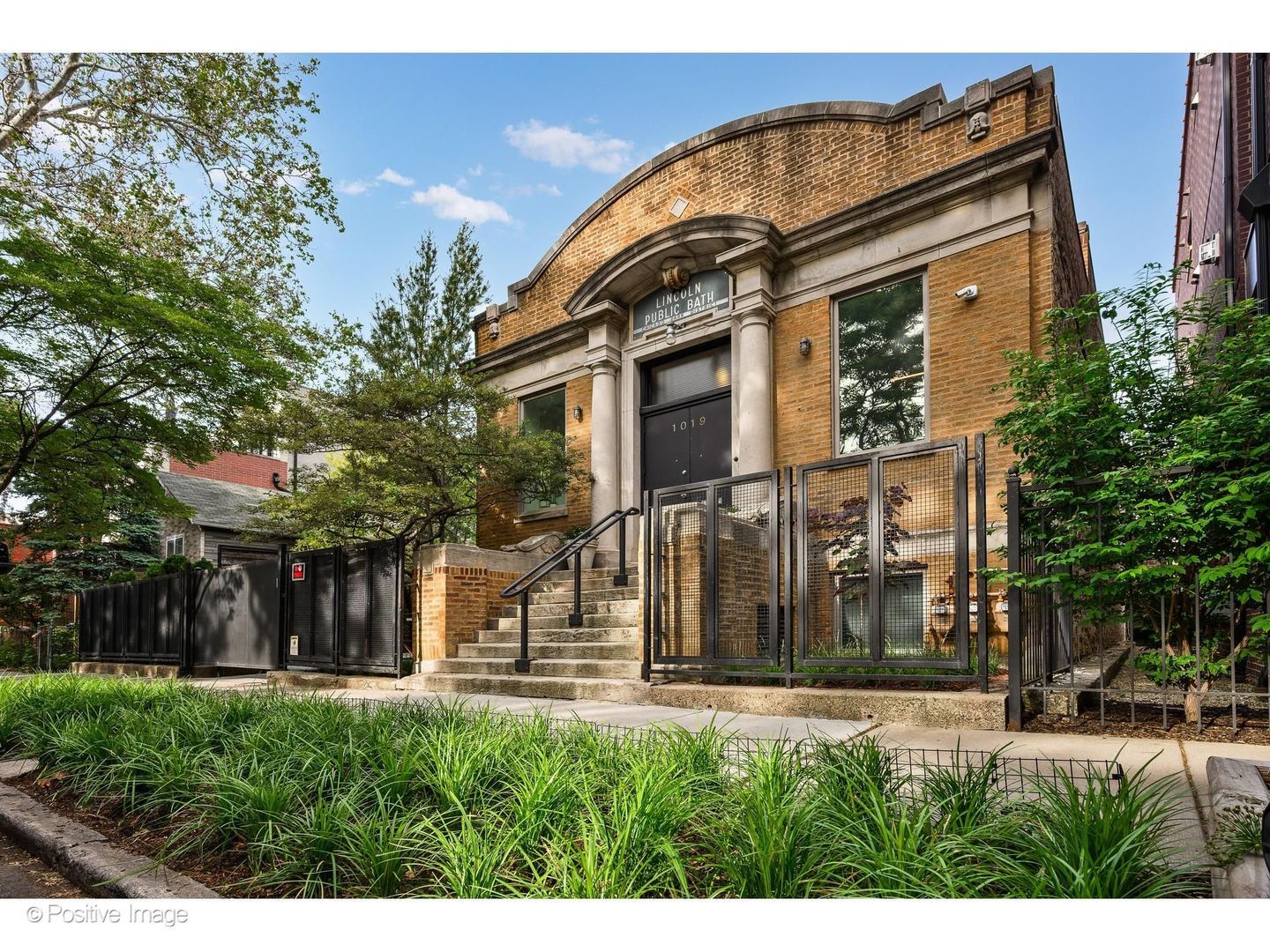 1019 N Wolcott Avenue — Chicago, IL 60622