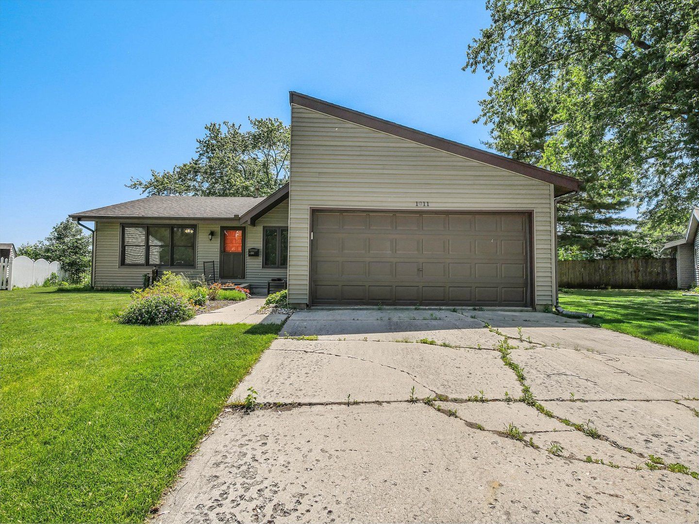 1911 Ash Court — Aurora, IL 60506