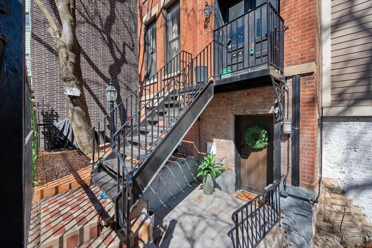 1969 N Lincoln Avenue #1 — Chicago, IL 60614