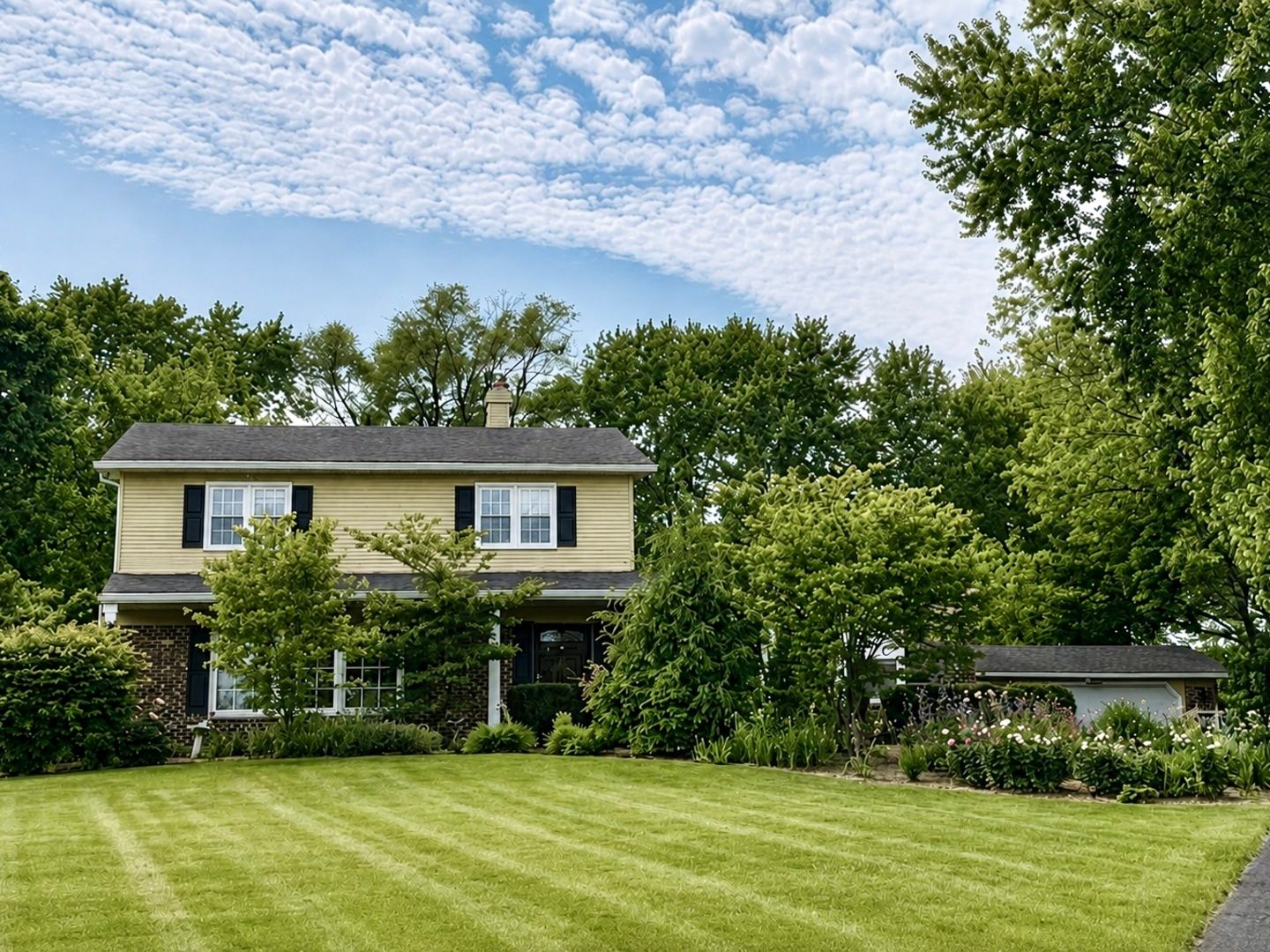 1963 Pinehurst Court — Libertyville, IL 60048