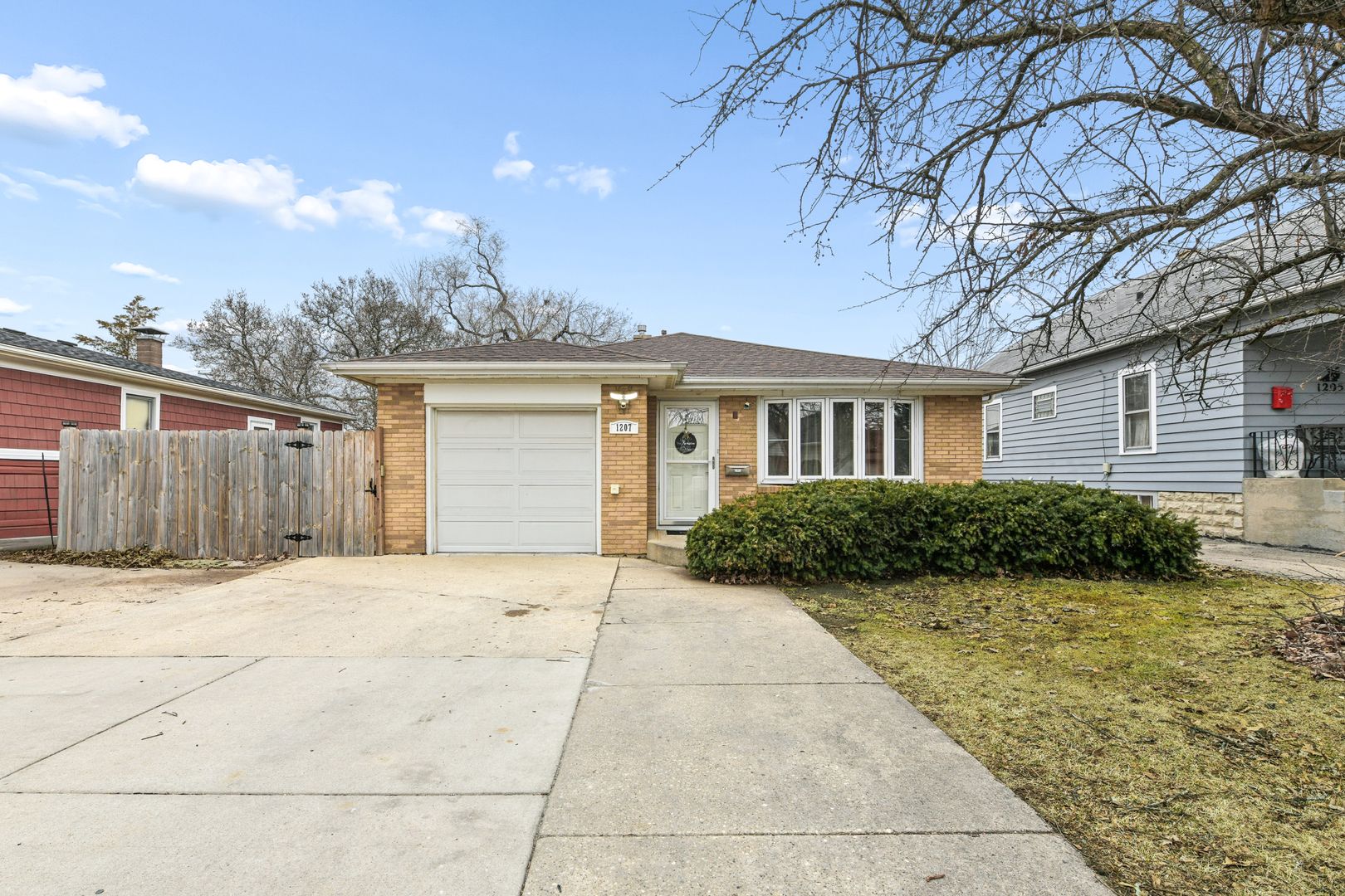 1207 Colorado Avenue — Joliet, IL 60435