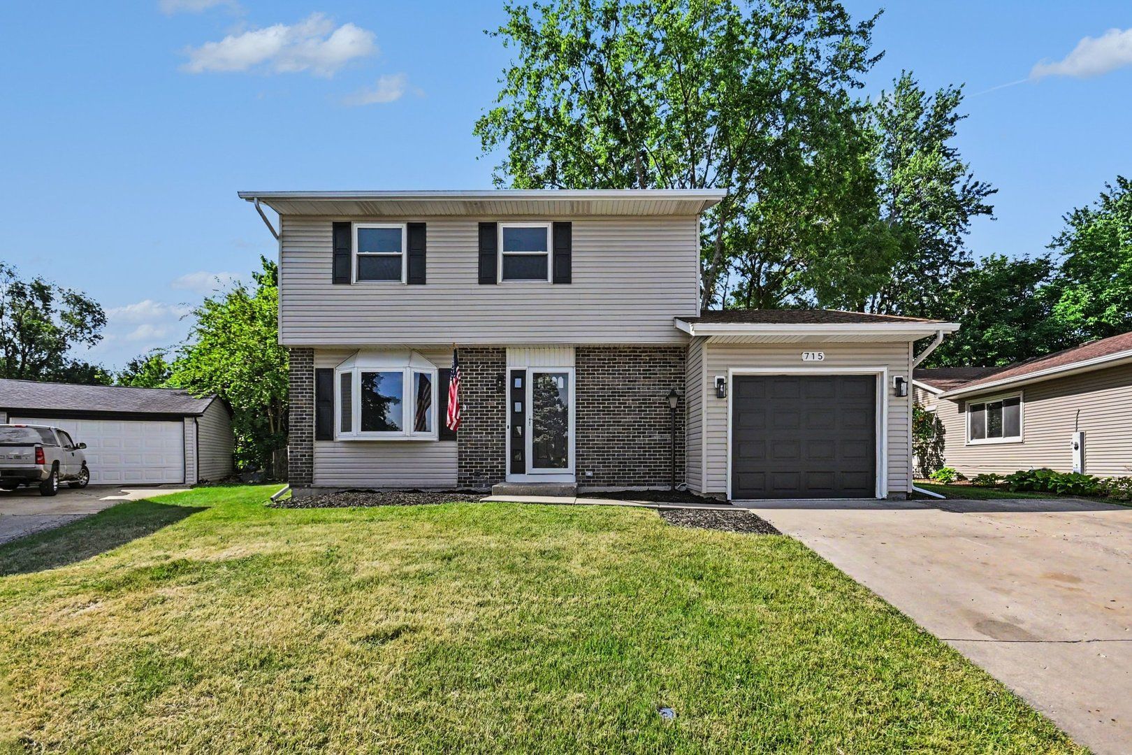 715 Evergreen Court — Romeoville, IL 60446